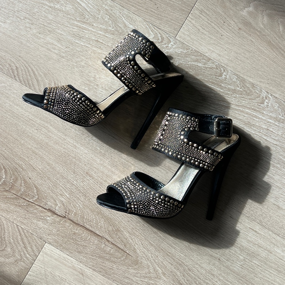 New Steve Madden Black and Golden Strap High Heels.